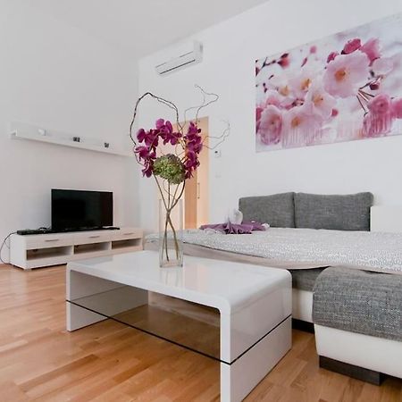 Central Apartment Vienna City Center Dış mekan fotoğraf